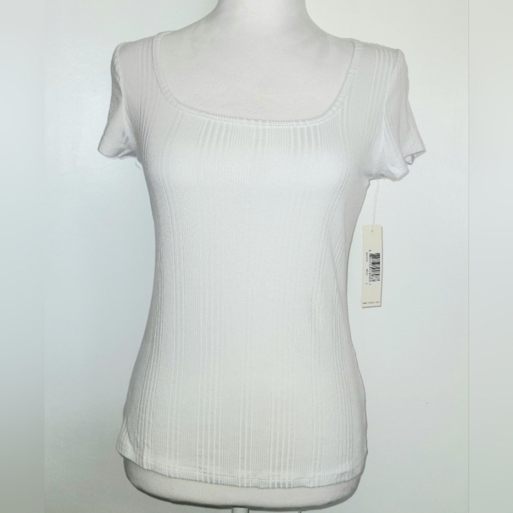 Cyrus Essentials, Short Sleeve, Stretchy Blouse, Size Small, White 💥NEW💥